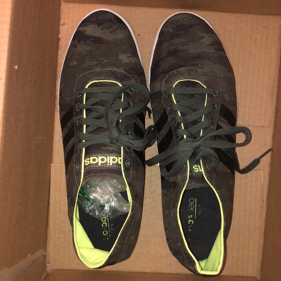 Adidas snikers US size 12 - Picture 3 of 5